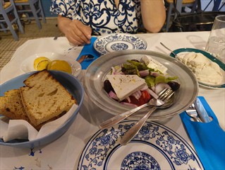 Am Abend wieder sehr lecker. Mit griechischen Salat