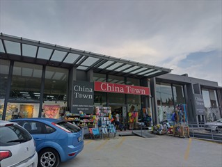 Ha, hier gibt es auch China-Shopen wie in Spanien