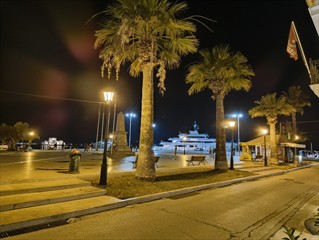 Der Hafen beherbergt etliche Oligarchen-Yachten