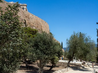 Da oben ist die Akropolis
