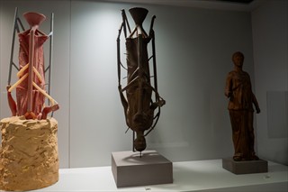 eine Bronzestatue. Gießen