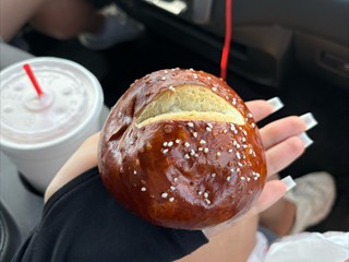 Das man in Deutschland keinen Senf zu den Laufgenbrötchen isst, fanden alle befremdlich