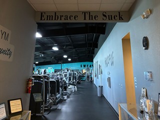 Sportliche Betätigung im Gym  (Umarme den ? Ja, was eigentlich!?)