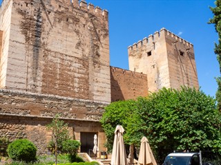 Die Alcazaba, der älteste Teil, hat wegen Erdbeben-Schäden geschlossen