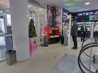 Aber hier mal was nobles. Der Tierschutz sammelt Spenden. Es gibt überall auf der Welt solche und solche