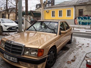 Goldenen Mercedes z.B.