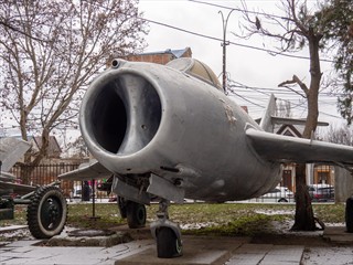 Im Kampf um Berlin haben sich da 1945 die letzten Verbände der Waffen-SS zerlegt