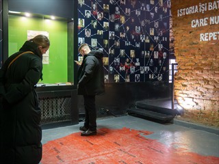 Der NKVD nimmt seine Arbeit auf