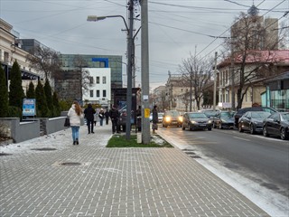 Der Schnee will sich nicht richtig durchsetzen