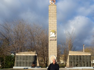 Hier wird der heldenhaften roten Armee gedacht, die uns, die hunnischen Horden, aus dem Land gefegt haben