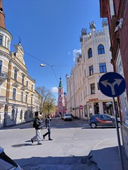 Mehr Licht mehr Farben an der Kirche